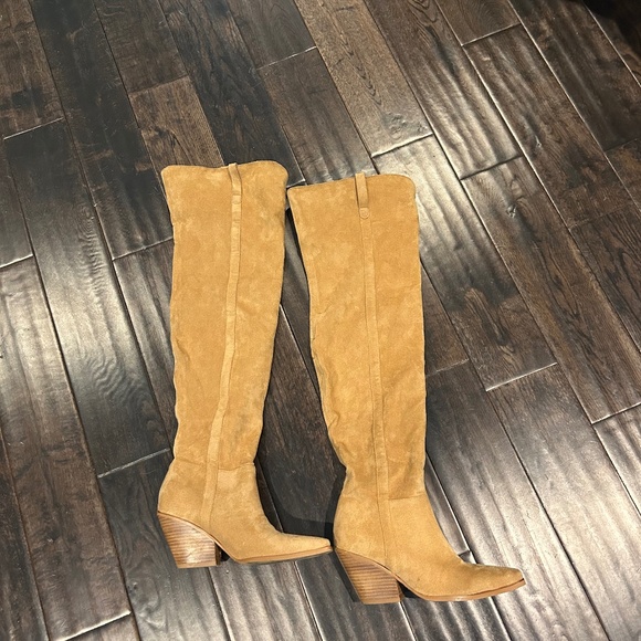 Boots - Picture 1 of 3